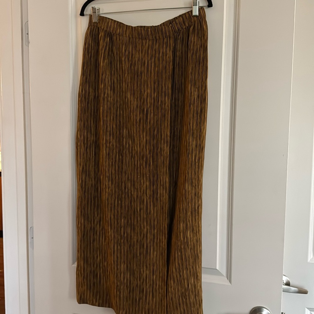 Ellen Tracy 100% silk wrap skirt